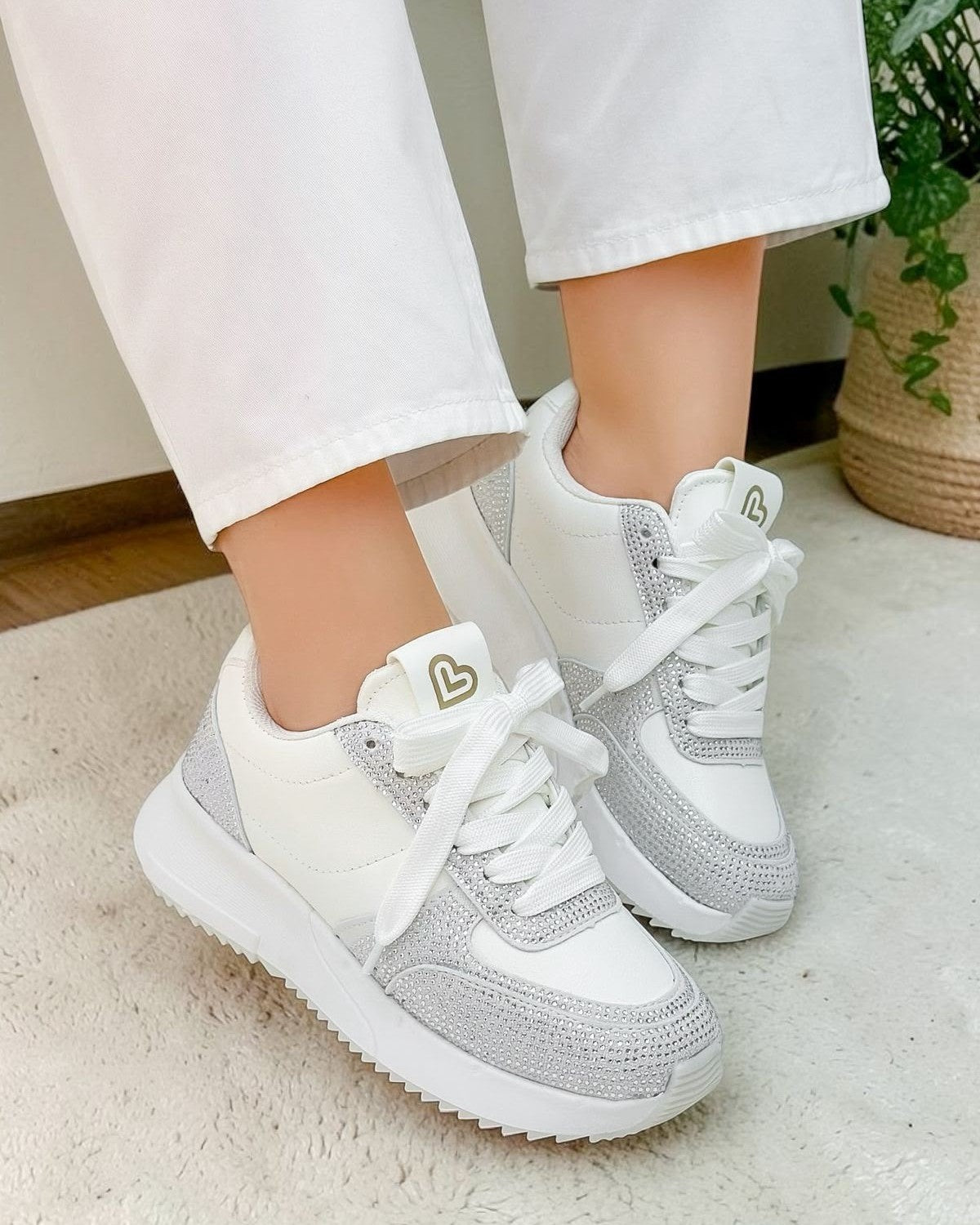 Tenis Saray
